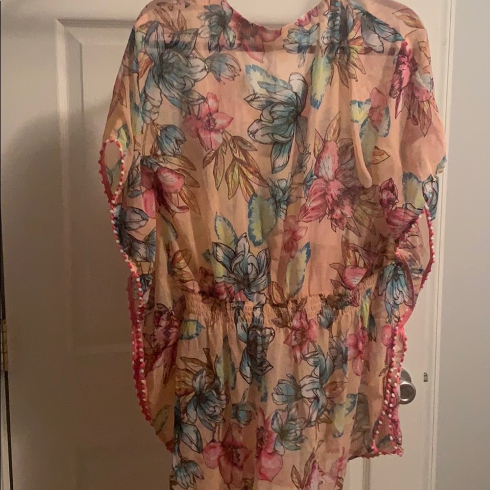 Beach cover up - Picture 3 of 3